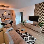 Aura Free Parking Apartman *